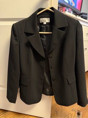 NWT Le Suit Black Women's Pinstripe-Effect Tailored Blazer